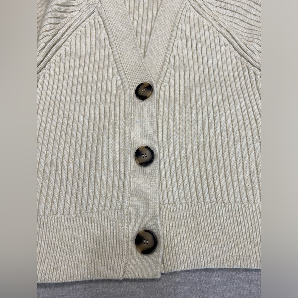 H&M, Women's knit cardigan, long sleeves, Size S Beige - Picture 7 of 12